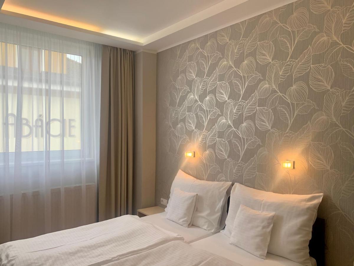 Hotel Abacie & Wellness Valašské Meziříčí Buitenkant foto