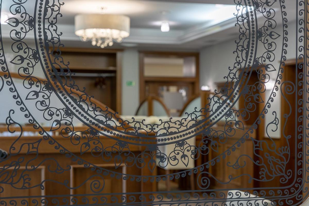 Hotel Abacie & Wellness Valašské Meziříčí Buitenkant foto