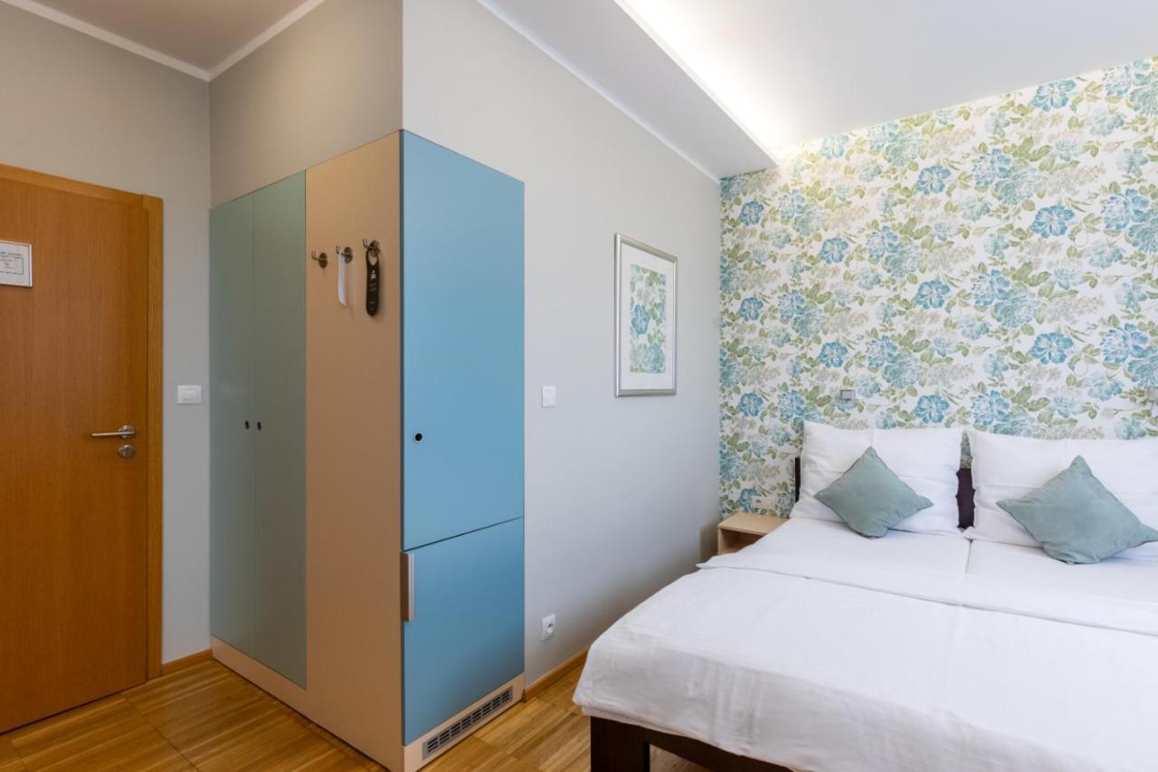 Hotel Abacie & Wellness Valašské Meziříčí Buitenkant foto