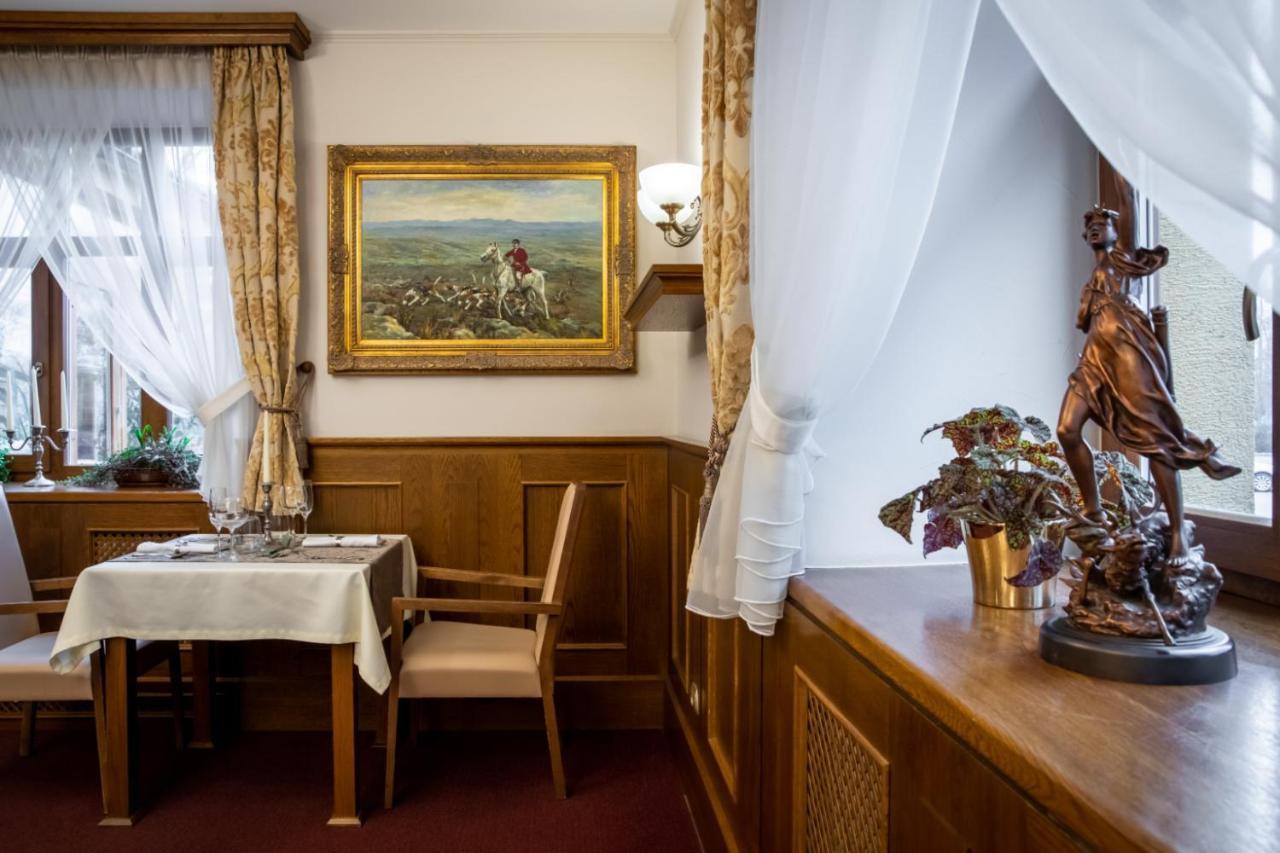 Hotel Abacie & Wellness Valašské Meziříčí Buitenkant foto