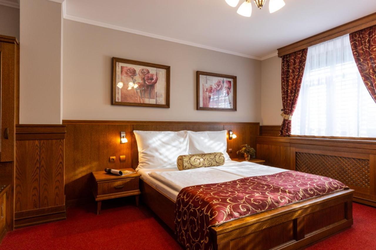 Hotel Abacie & Wellness Valašské Meziříčí Buitenkant foto