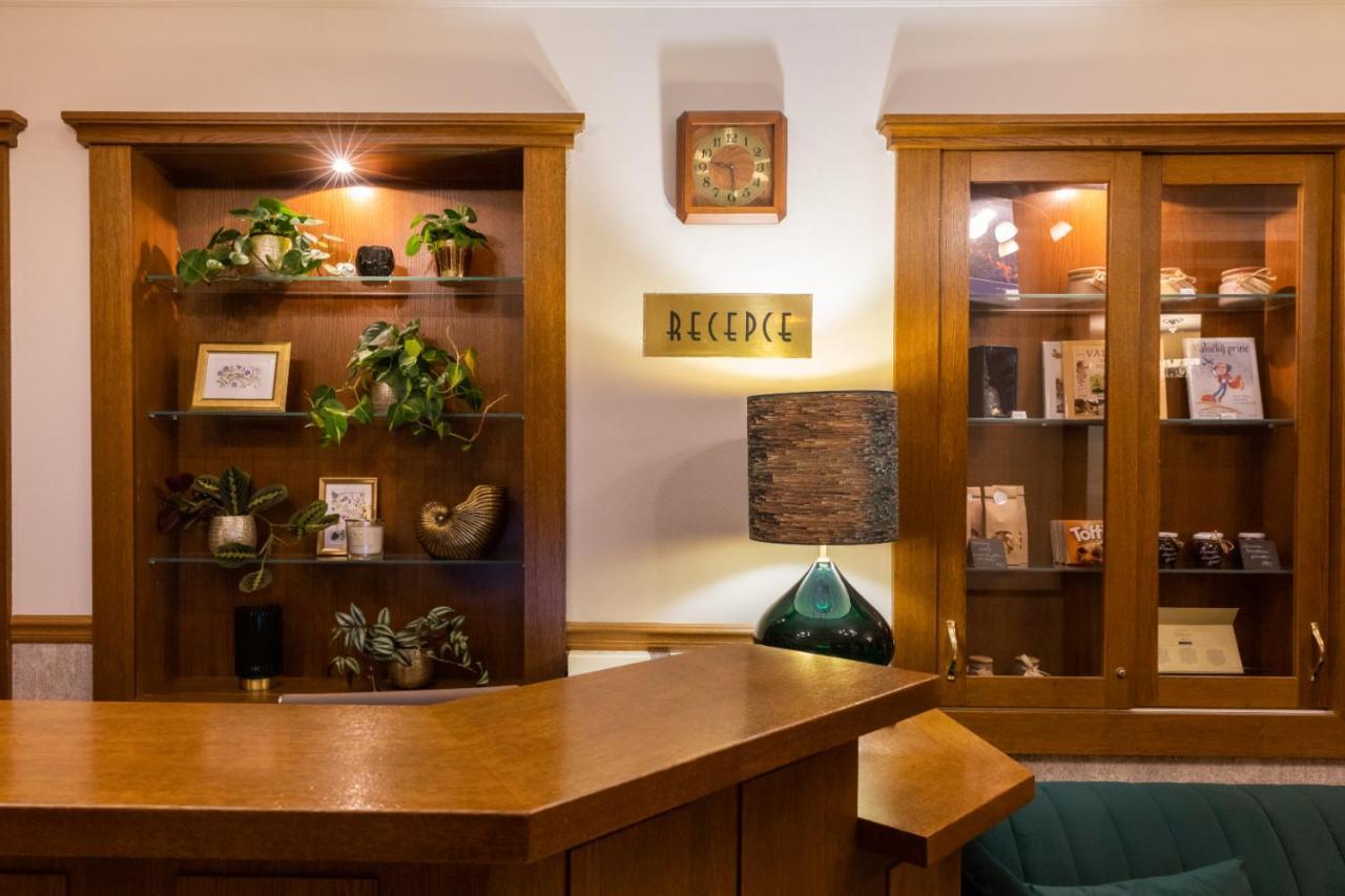 Hotel Abacie & Wellness Valašské Meziříčí Buitenkant foto