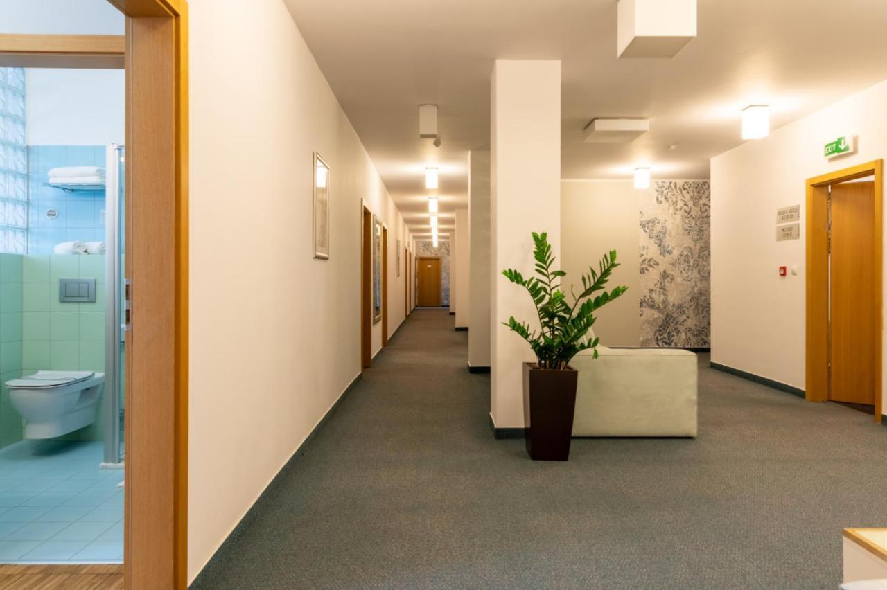 Hotel Abacie & Wellness Valašské Meziříčí Buitenkant foto