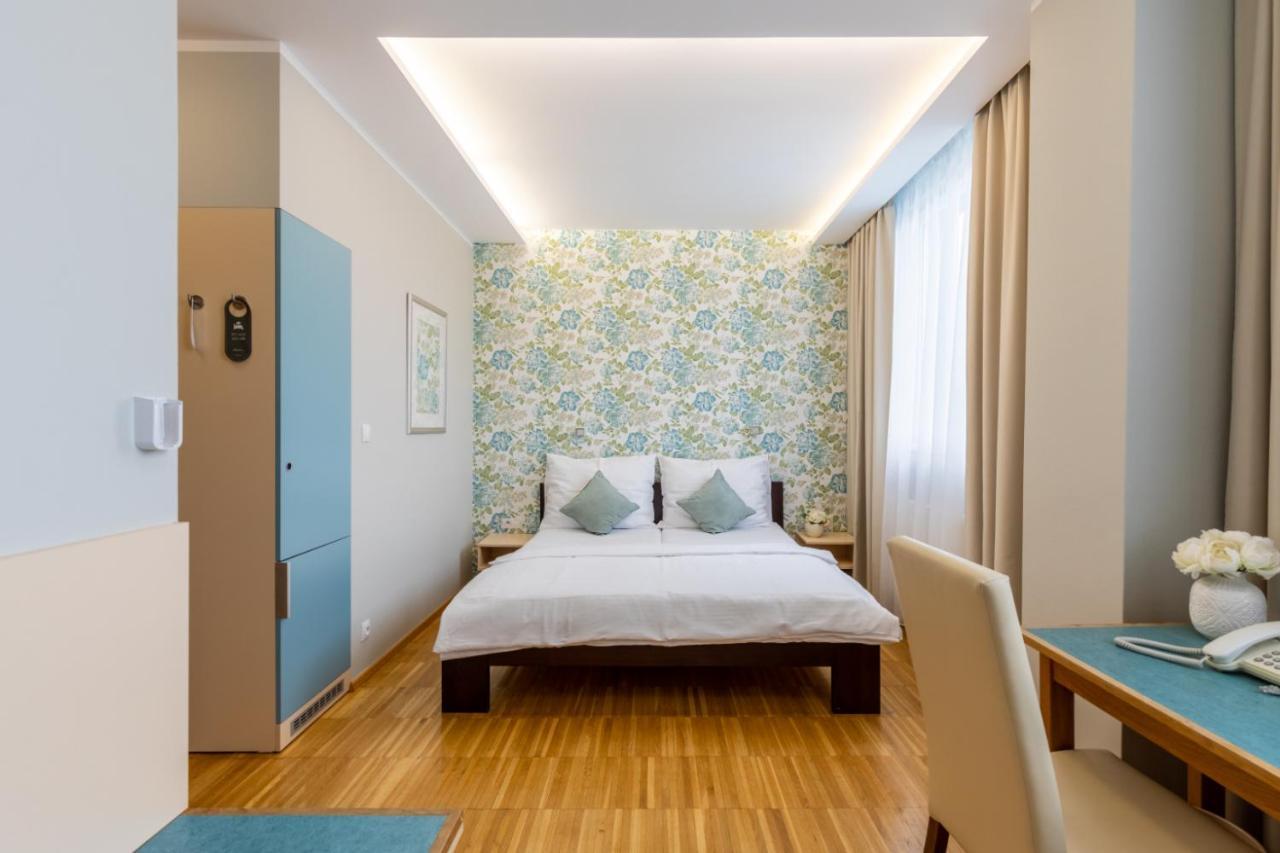 Hotel Abacie & Wellness Valašské Meziříčí Buitenkant foto