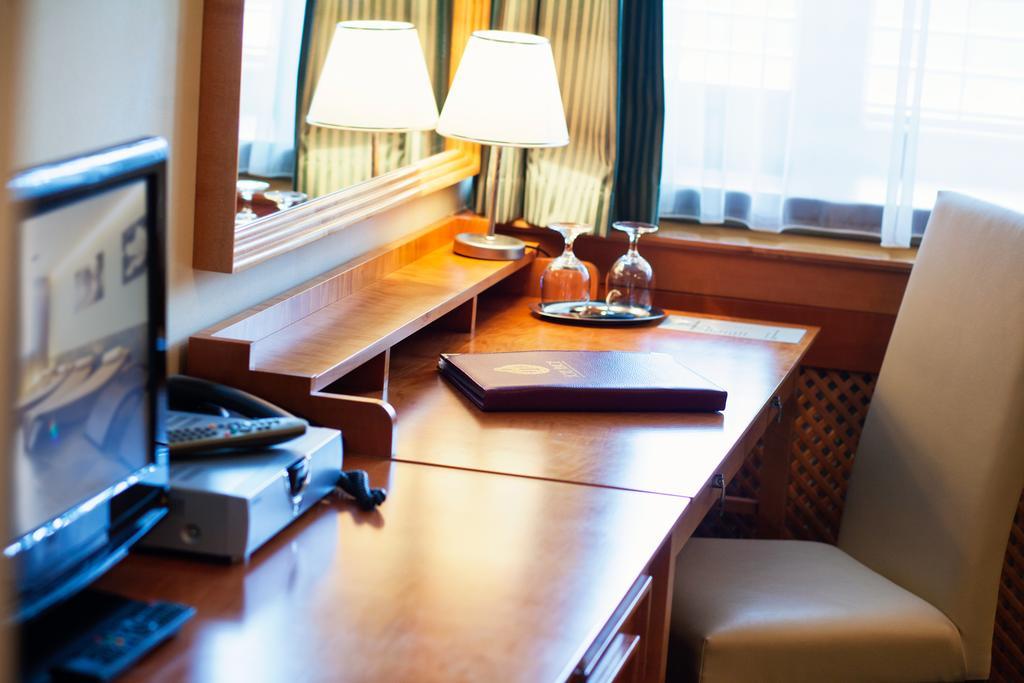 Hotel Abacie & Wellness Valašské Meziříčí Buitenkant foto